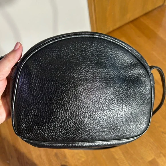 Vintage Fendi Black Crossbody Bag with Gold Detail - Picture 2 of 10